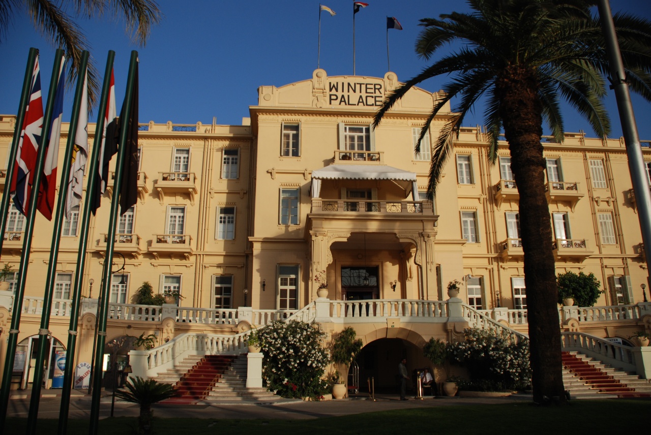 Façade côté corniche.