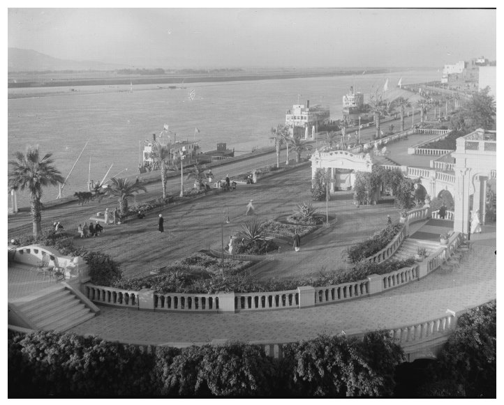 Le Old Winter Palace en 1936.