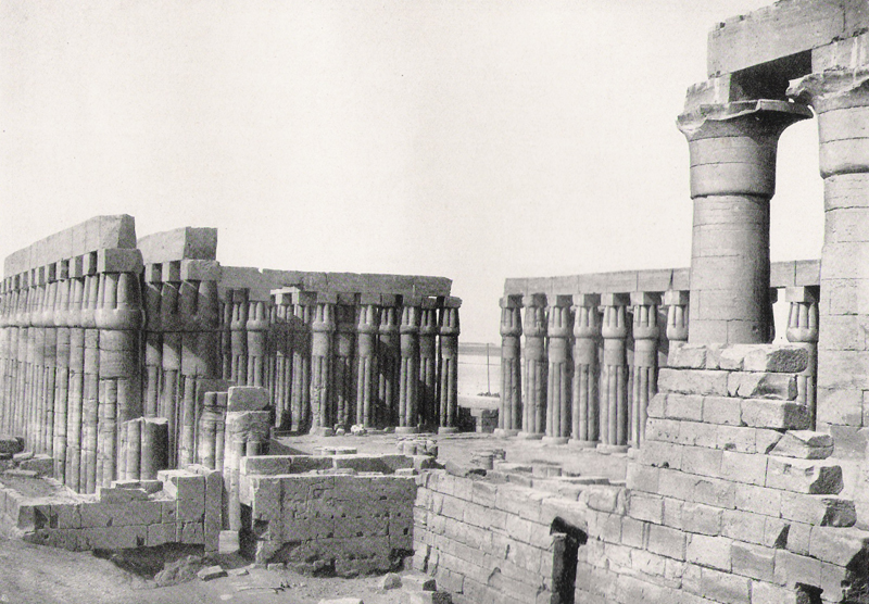Le temple de Louxor - Cour d'aménophis III