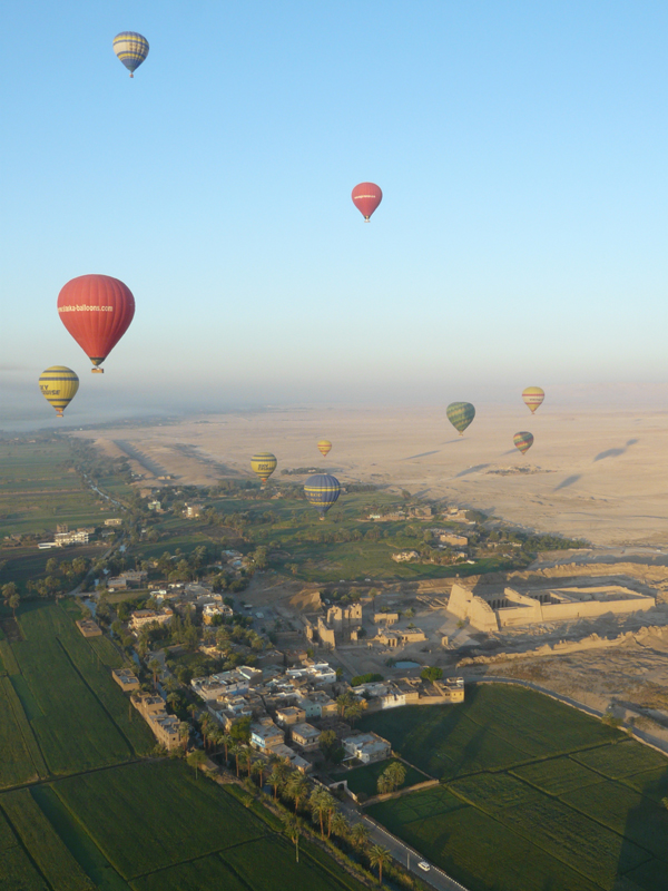 Madinet Habou depuis une Montgolfière - Photo de Cathy