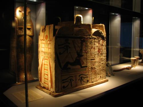 Coffres et sarcophages