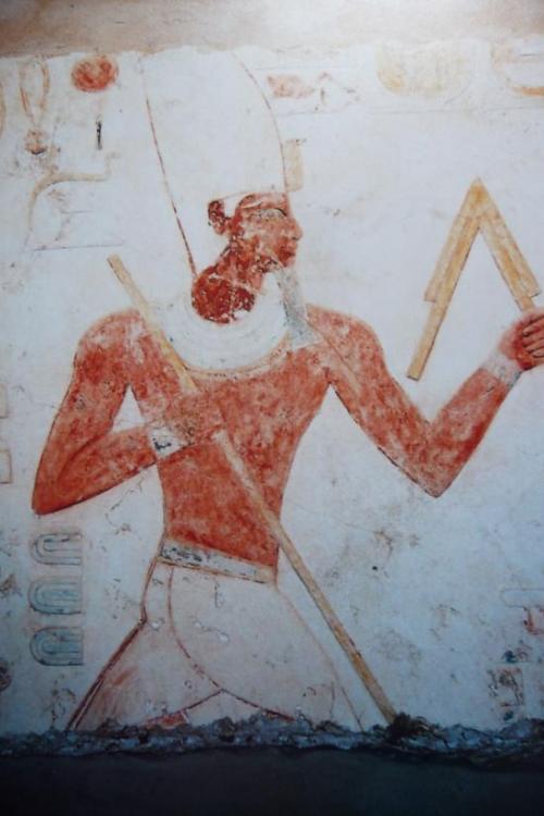Amenhotep III court devant Min.