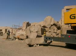 Déplacement des fragments - Le Ramesseum