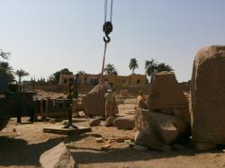 Déplacement des fragments - Le Ramesseum