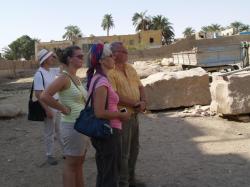 Au centre Marie-Paule - Le Ramesseum