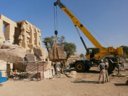 Déplacement des fragments - Le Ramesseum