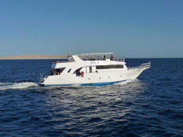 Bateau de plongée