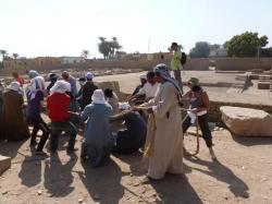 Secteur DBS devant STO - Régine au travail - Ramesseum